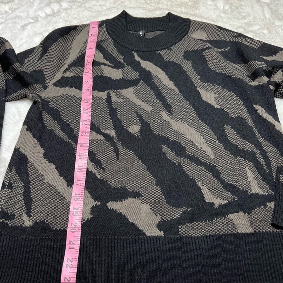 Athleta merino wool Jacquard camouflage abstract sweater womens size XS - Picture 8 of 9